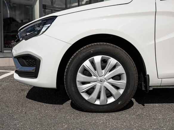 2026 Lada (ВАЗ) Vesta SW I Рестайлинг (NG), белый, 1915000 рублей - вид 2