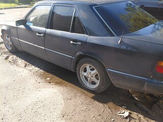 1991 Mercedes-Benz W124 230 5-speed, синий, 100000 рублей, вид 3