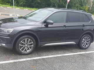 2019 Volkswagen Tiguan II, чёрный, 2500000 рублей, вид 4