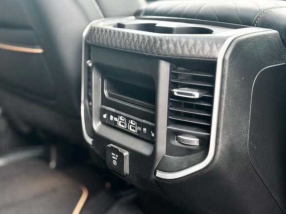2026 Ram 1500 Crew Cab V Рестайлинг, синий - вид 17