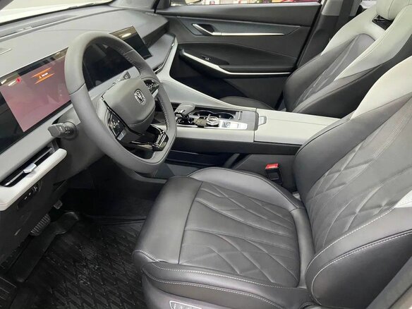 2024 Changan CS75 Plus III, серый, 4029900 рублей - вид 4
