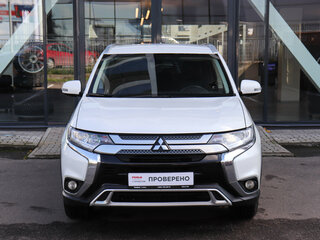 2019 Mitsubishi Outlander III Рестайлинг 3, белый, 1833000 рублей, вид 2
