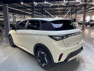 2025 BYD Dolphin 30.7 kWh I, белый, 1303000 рублей, вид 4