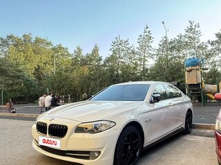 2010 BMW 5 серии 523i VI (F10/F11/F07), белый, 1590000 рублей, вид 1