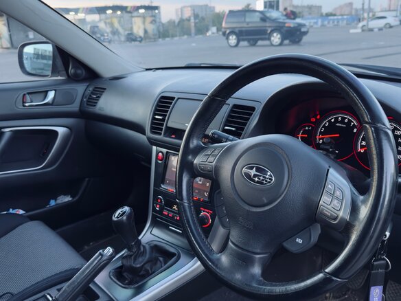 2005 Subaru Legacy IV, белый, 1300000 рублей - вид 8
