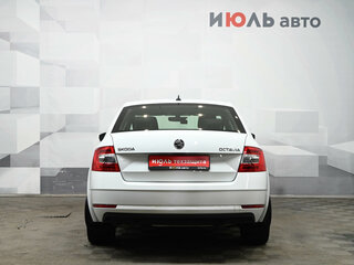 2017 Skoda Octavia III (A7) Рестайлинг, белый, 1750000 рублей, вид 5