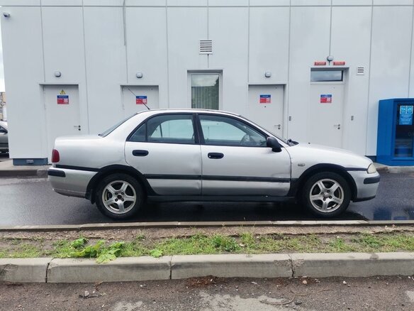 2002 Mitsubishi Carisma I Рестайлинг, серебристый, 199000 рублей - вид 4