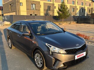 2021 Kia Rio IV Рестайлинг, серый, 1650000 рублей, вид 2
