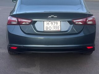2019 Chevrolet Malibu IX Рестайлинг, серый, 870000 рублей, вид 5
