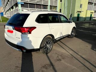 2018 Mitsubishi Outlander III Рестайлинг 2, белый, 1950000 рублей, вид 5