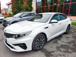 2019 Kia Optima IV Рестайлинг, белый, 2050000 рублей, вид 2