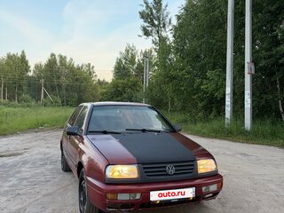 1992 Volkswagen Vento, пурпурный, 95000 рублей, вид 3