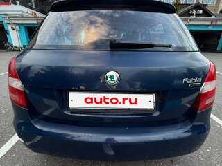 2010 Skoda Fabia II Рестайлинг, синий, 230000 рублей, вид 2