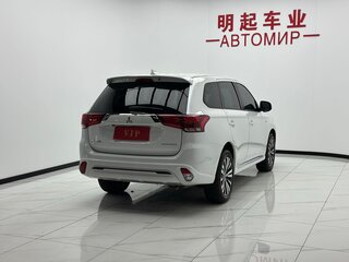 2022 Mitsubishi Outlander III Рестайлинг 3, белый, 1983000 рублей, вид 4