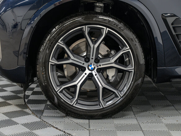 2026 BMW X5 Long 30Li IV (G05/G18) Рестайлинг, чёрный, 10100000 рублей - вид 2