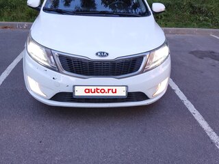 2012 Kia Rio 4-speed III, белый, 700000 рублей, вид 1