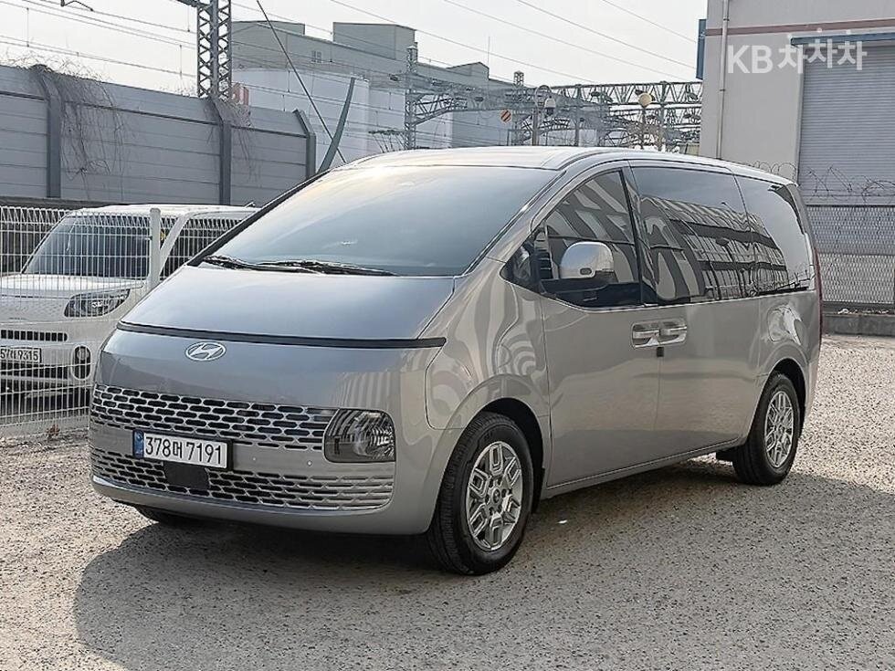 Открыть фотографии: Hyundai Staria I