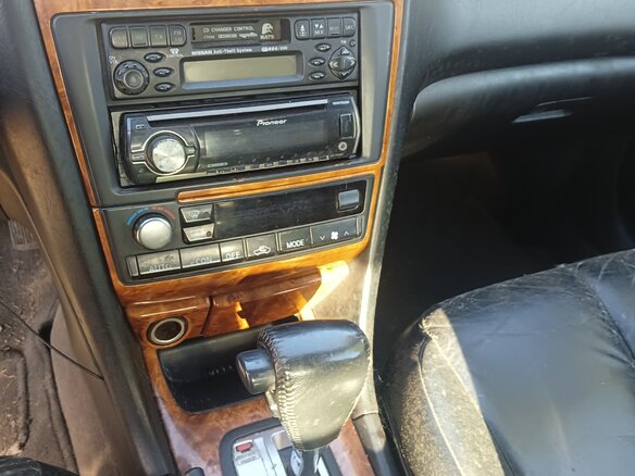 2004 Nissan Maxima V (A33), серебристый, 300000 рублей - вид 18