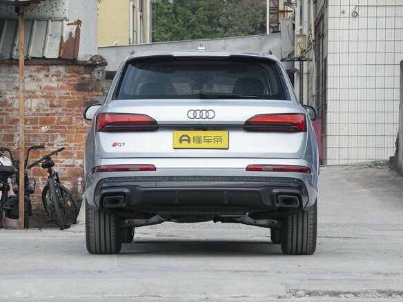 2025 Audi Q7 55 TFSI II (4M) Рестайлинг 2, серебристый, 13026000 рублей - вид 6