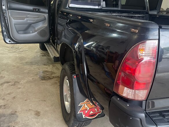 2005 Toyota Tacoma II, чёрный, 2650000 рублей - вид 11