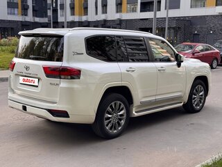 2022 Toyota Land Cruiser 300 Series, белый, 11700000 рублей, вид 5