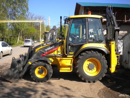 2013 Volvo BL, жёлтый, 4800000 рублей, вид 1