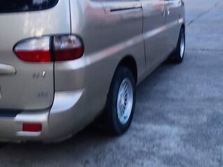 2005 Hyundai Starex I Рестайлинг 2, серебристый, 700000 рублей, вид 3