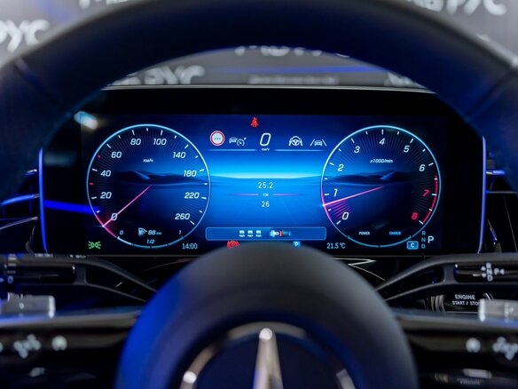 2025 Mercedes-Benz E-Класс 300 VI (W214, S214), белый, 10700000 рублей - вид 14