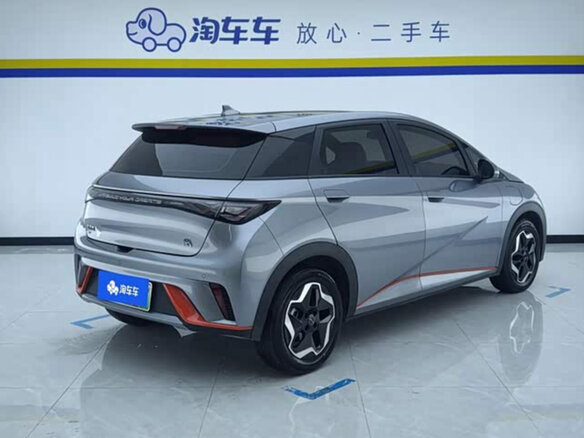 2023 BYD Dolphin 44.9 kWh I, серебристый - вид 2