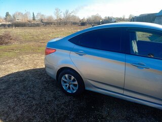 2012 Hyundai Solaris I, серебристый, 730000 рублей, вид 4
