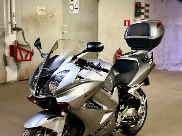 2007 Honda VFR 800, серый, 600000 рублей - вид 13