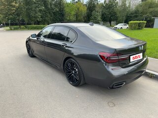 2015 BMW 7 серии Long 750Li xDrive VI (G11/G12), чёрный, 2700000 рублей, вид 3