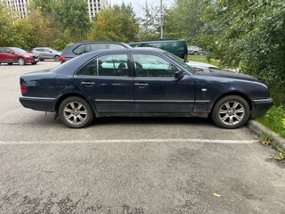 1997 Mercedes-Benz E-Класс 280 II (W210, S210), синий, 220000 рублей, вид 1