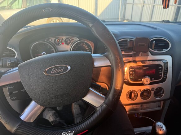 2011 Ford Focus II Рестайлинг, серебристый, 580000 рублей - вид 7