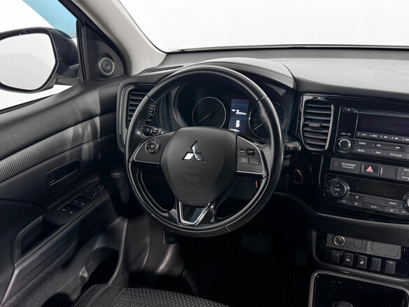 2018 Mitsubishi Outlander III Рестайлинг 2, белый - вид 13