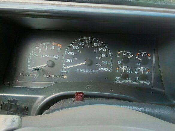 1998 GMC Yukon I (GMT400), серебристый, 600000 рублей - вид 7