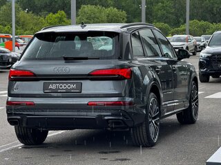 2025 Audi Q7 45 TFSI II (4M) Рестайлинг 2, серый, 11990000 рублей, вид 4