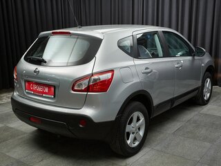 2013 Nissan Qashqai I Рестайлинг, серебристый, 1287000 рублей, вид 4