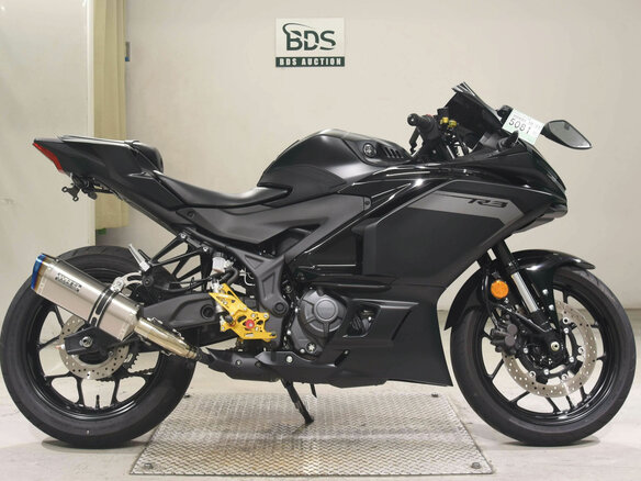 2025 Yamaha YZF-R3, чёрный, 670000 рублей - вид 2