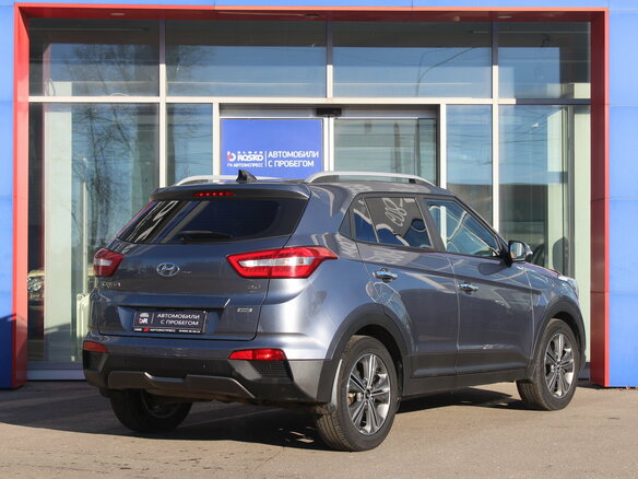 2017 Hyundai Creta I, серый, 1820000 рублей - вид 2