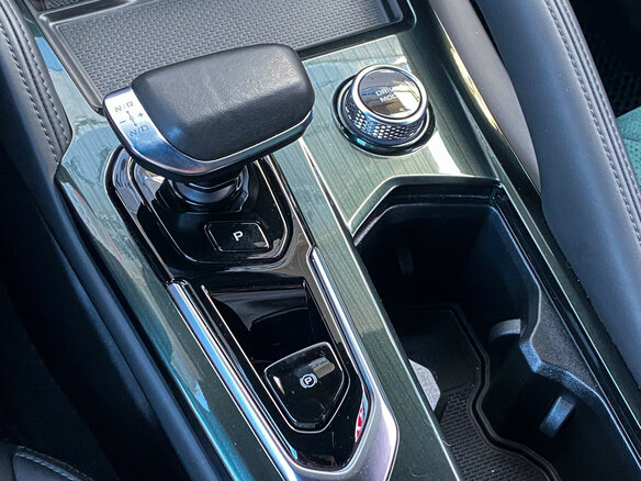 2023 Geely Monjaro I, зелёный - вид 15