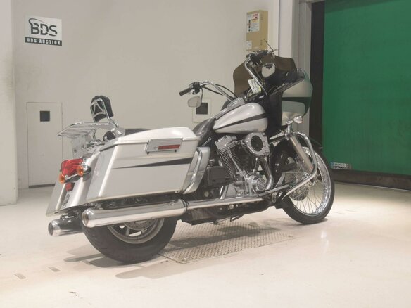2006 Harley-Davidson Road Glide, серебристый, 797000 рублей - вид 4