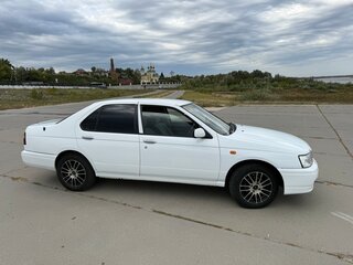 1998 Nissan Bluebird XI (U14), белый, 380000 рублей, вид 2