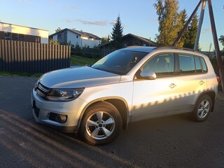 2013 Volkswagen Tiguan I Рестайлинг, серебристый, 1500000 рублей, вид 1
