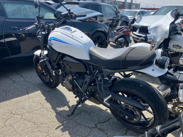 2022 Yamaha XSR700, белый, 610000 рублей - вид 5