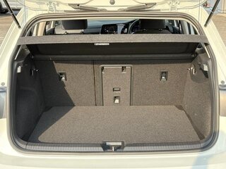 2023 Volkswagen Golf VIII, белый, 1934700 рублей, вид 5