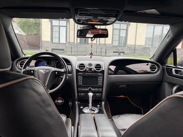 2011 Bentley Continental Flying Spur, чёрный, 2850000 рублей - вид 12