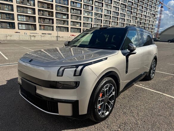 2026 Lynk & Co 900, бежевый, 7150000 рублей