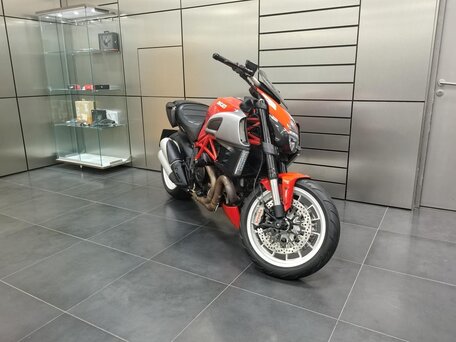 2013 Ducati Diavel, красный, 1000000 рублей, вид 3