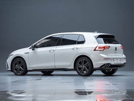 2022 Volkswagen Golf VIII, белый, 1950000 рублей, вид 4